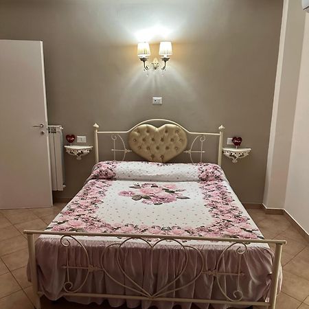 85 négyzetméteres, 3 hálószobás Apartman 3 fürdőszobával Casagiove területén Caserta Kültér fotó